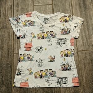 Junior's "Peaunuts" T-shirt